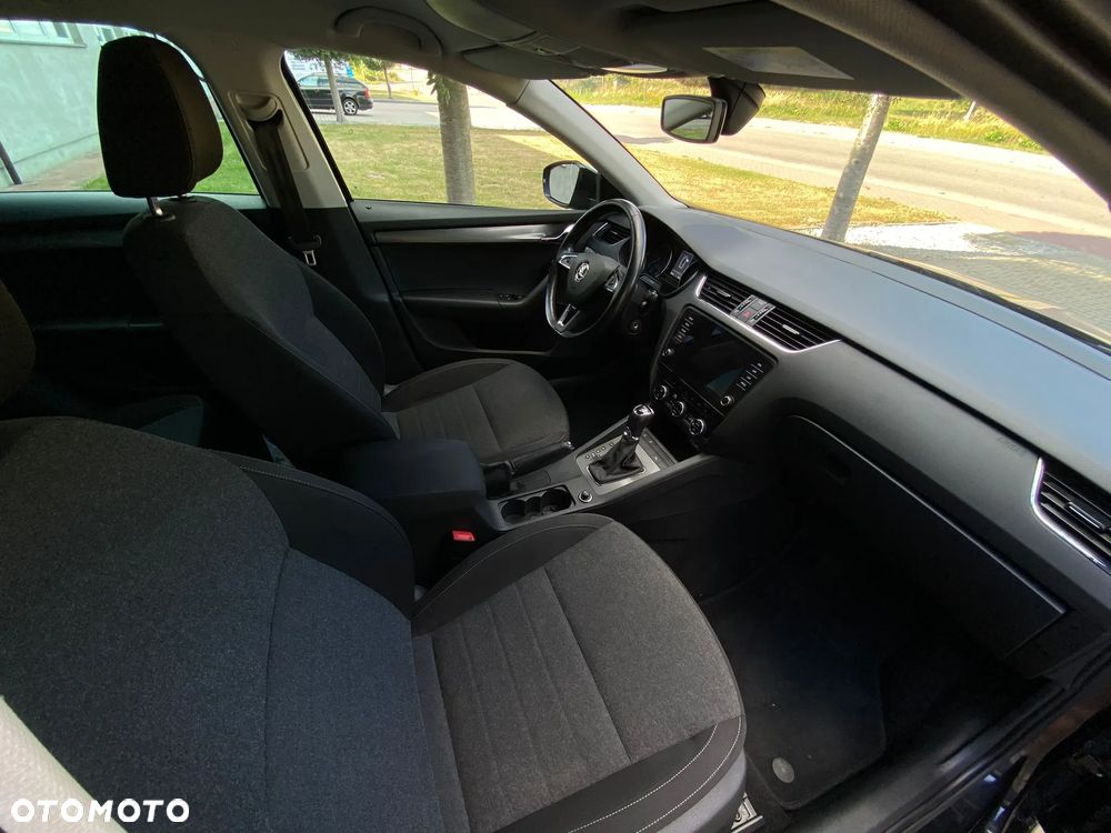 Skoda Octavia 1.6 TDI Ambition DSG - 11