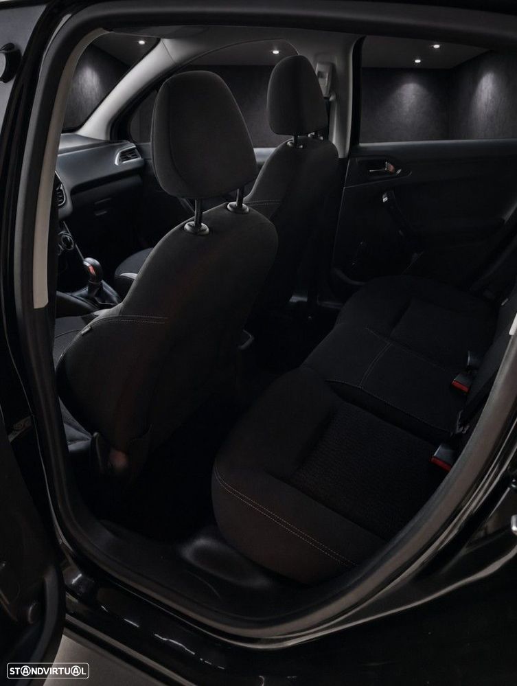 Peugeot 208 1.2 PureTech Active - 10