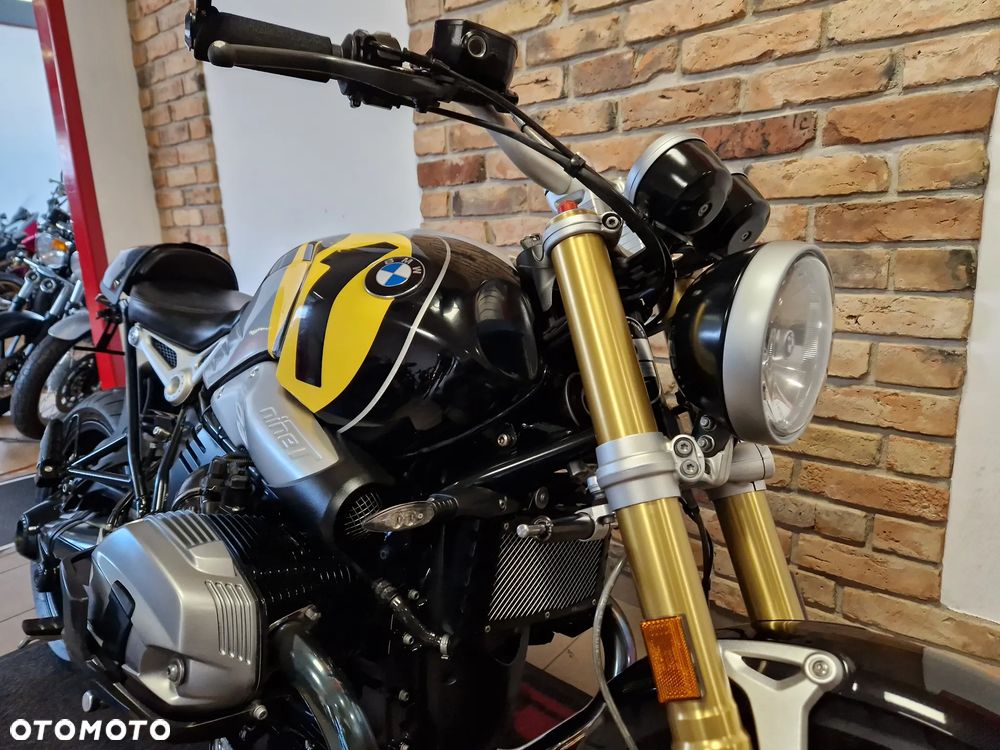 BMW R - 26