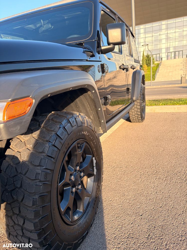 Jeep Wrangler - 8