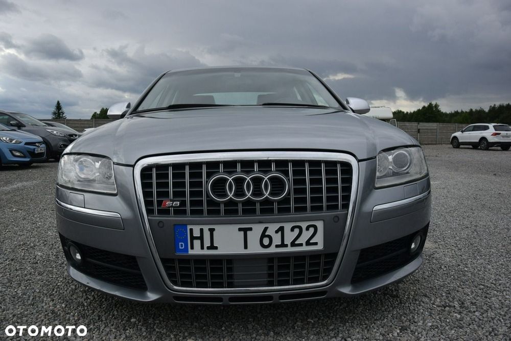 Audi S8 - 6