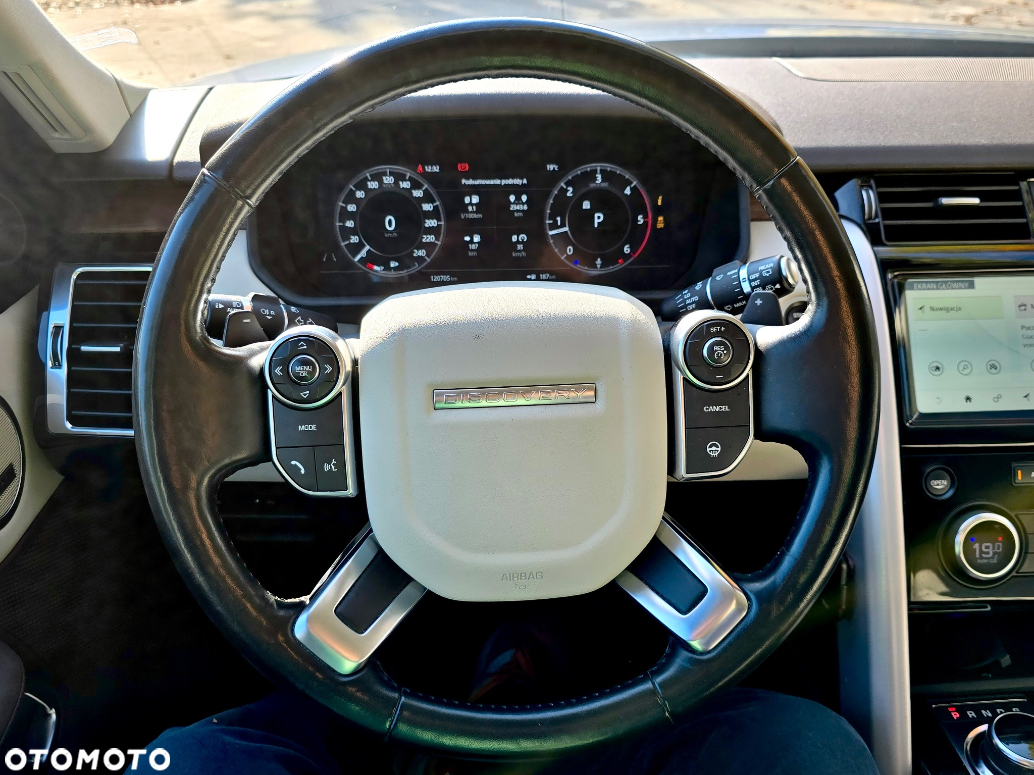 Land Rover Discovery V 2.0 SD4 HSE - 18
