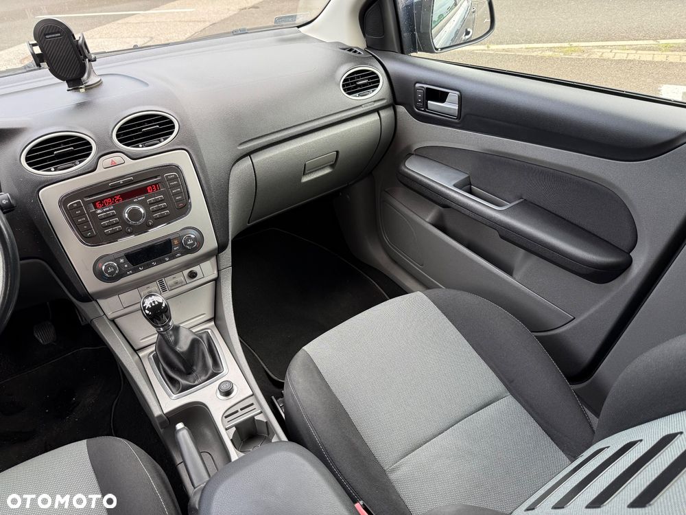 Ford Focus 1.6 Trend - 31