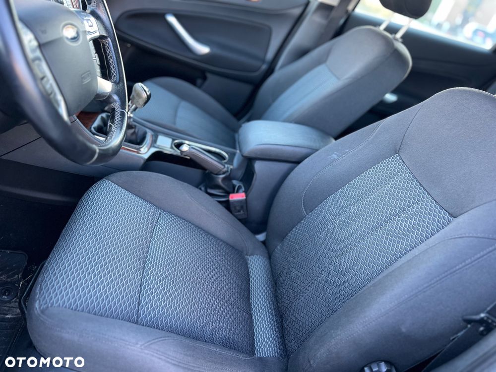 Ford Mondeo - 18