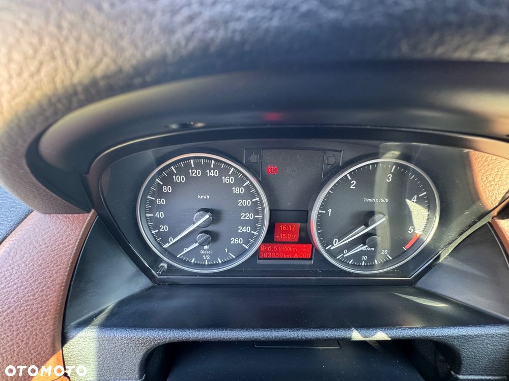 BMW X1 xDrive18d - 16