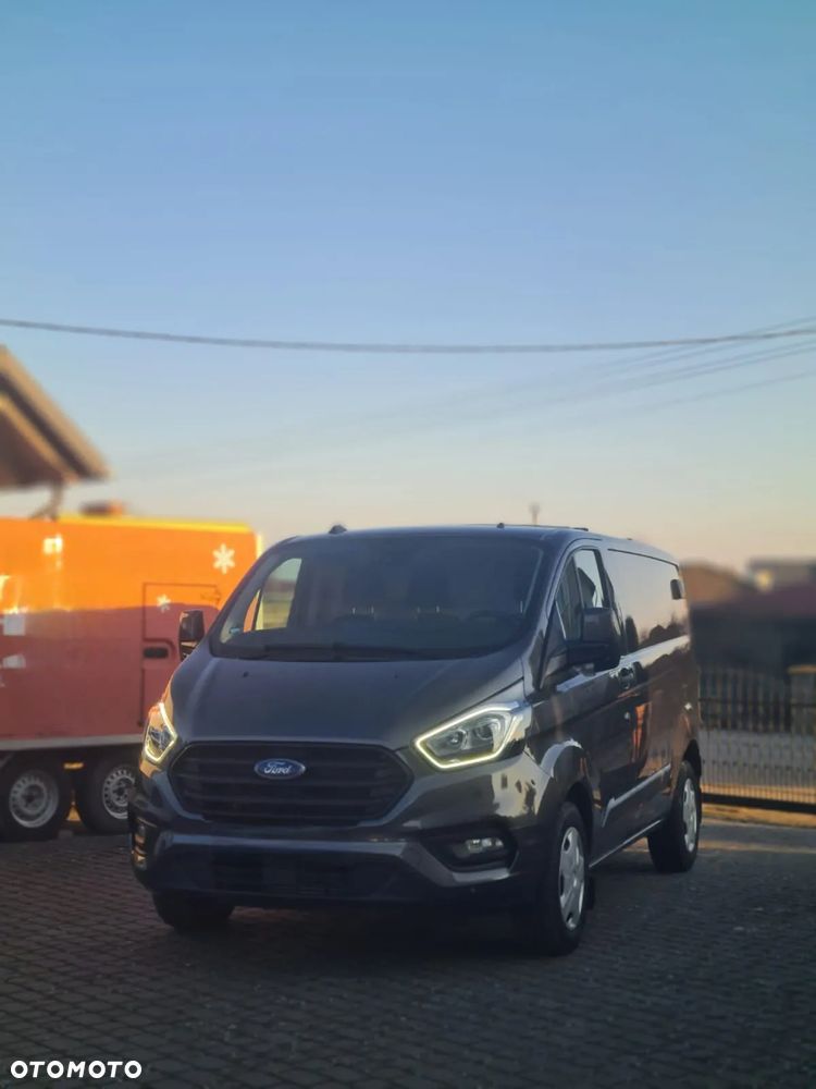 Ford TRANSIT CUSTOM - 2