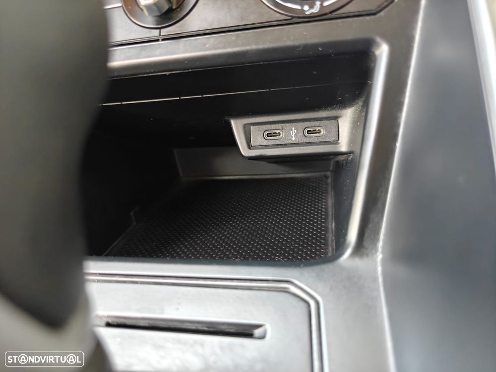 VW Polo 1.0 TSI Urban DSG - 38