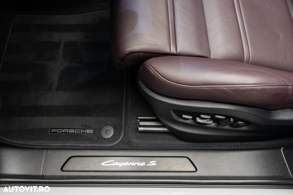 Porsche Cayenne - 19