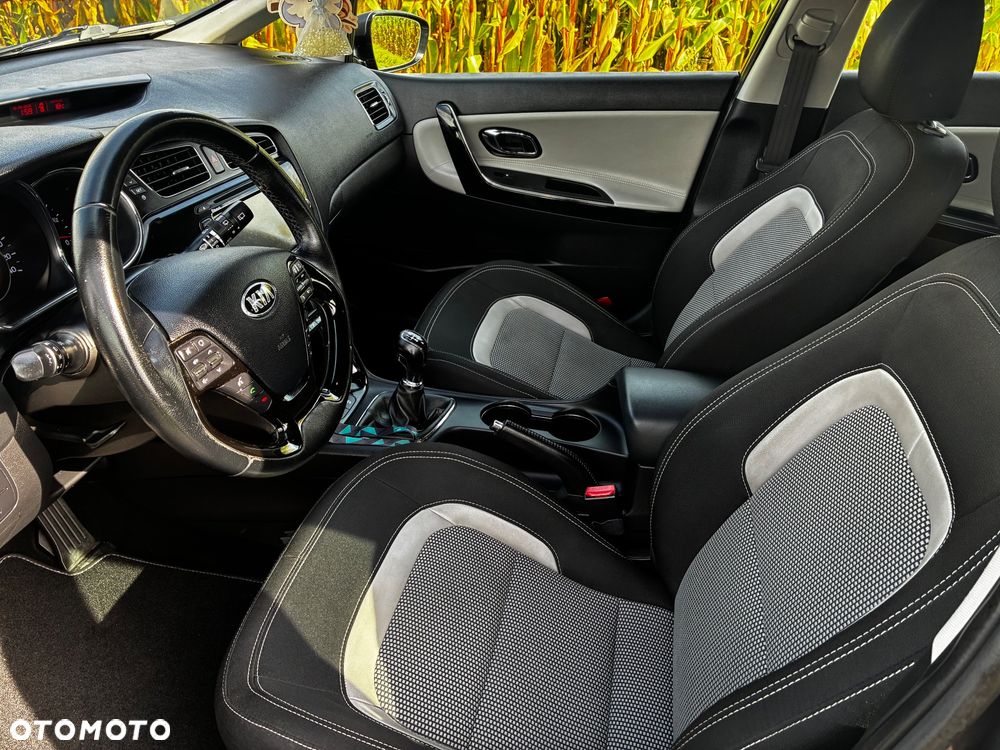 Kia Ceed - 8
