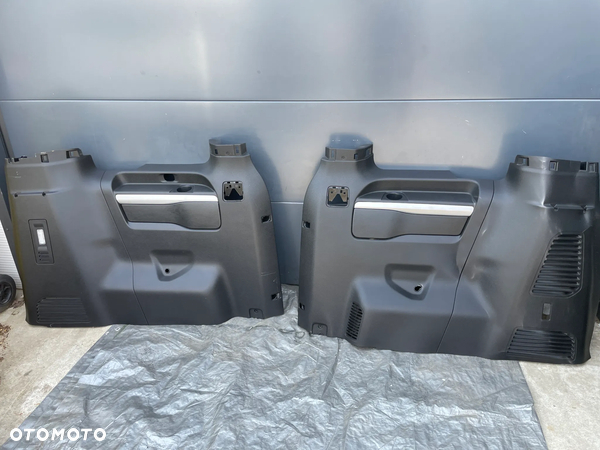 PEUGEOT TRAVELLER tapicerka bagażnika lewy prawy tył