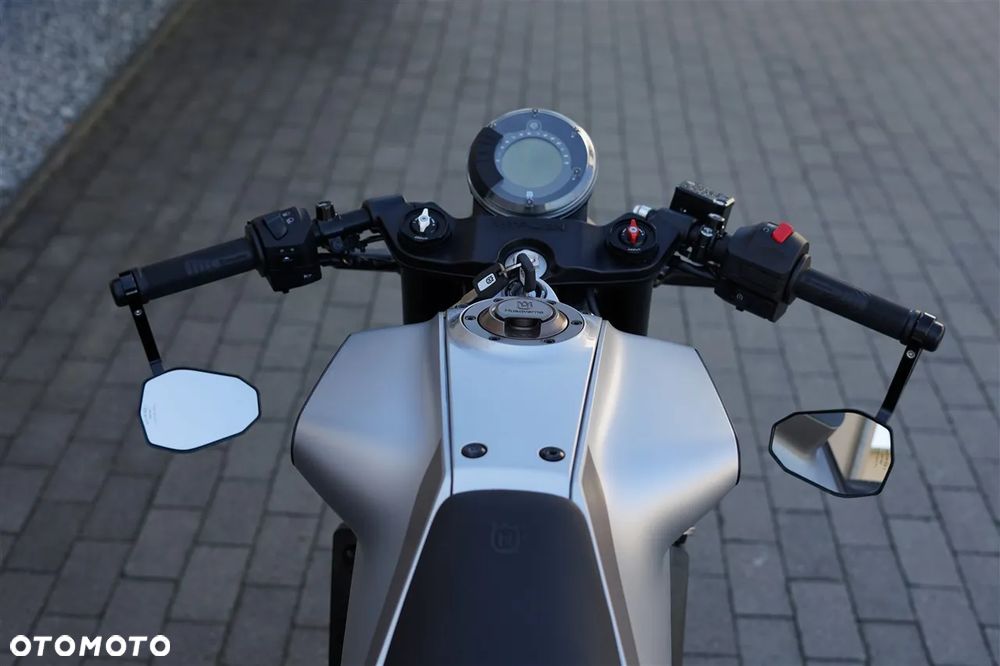 Husqvarna Vitpilen - 15