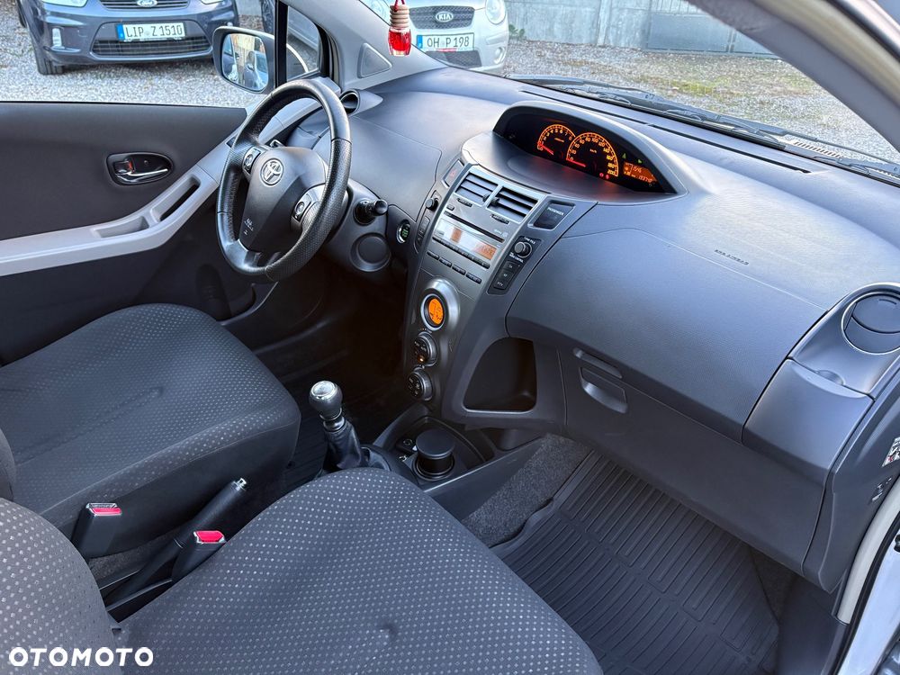 Toyota Yaris 1.33 Premium - 28