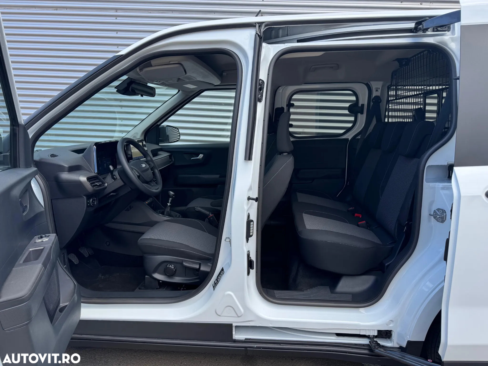 Ford Courier - 12