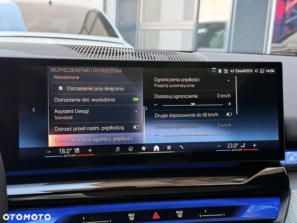 BMW Seria 5 520i mHEV - 36