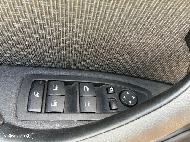 BMW X1 16 d sDrive Advantage - 29