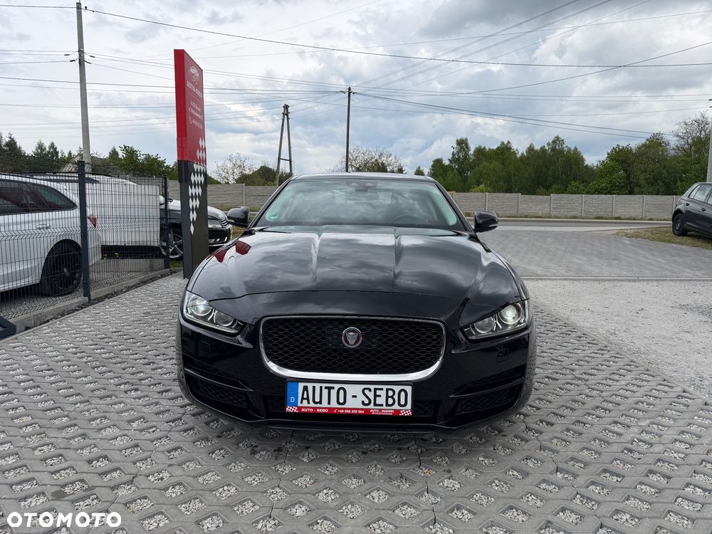 Jaguar XE 20t Prestige - 3