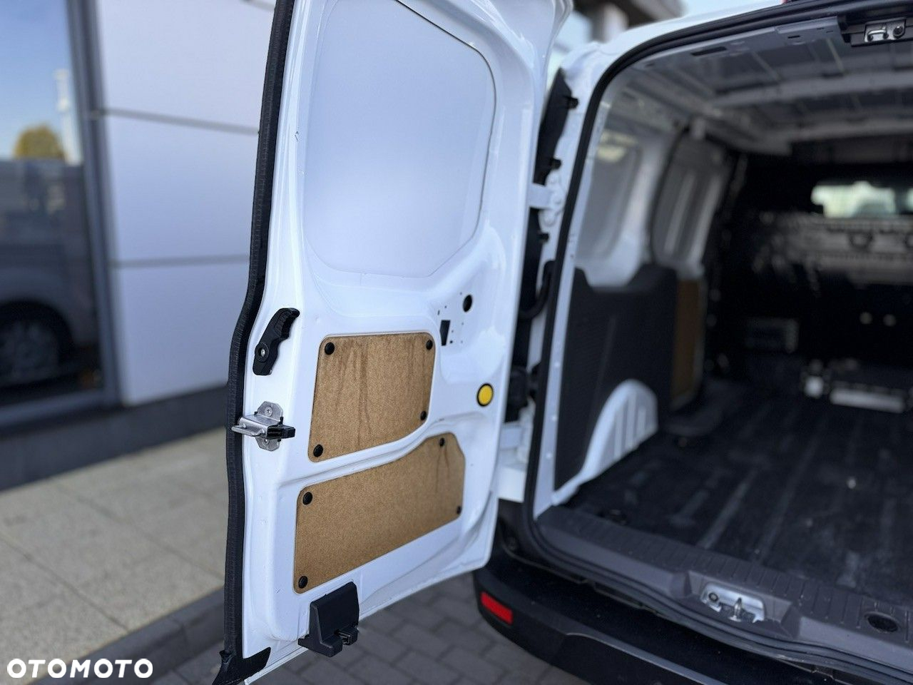 Ford Transit Connect - 10