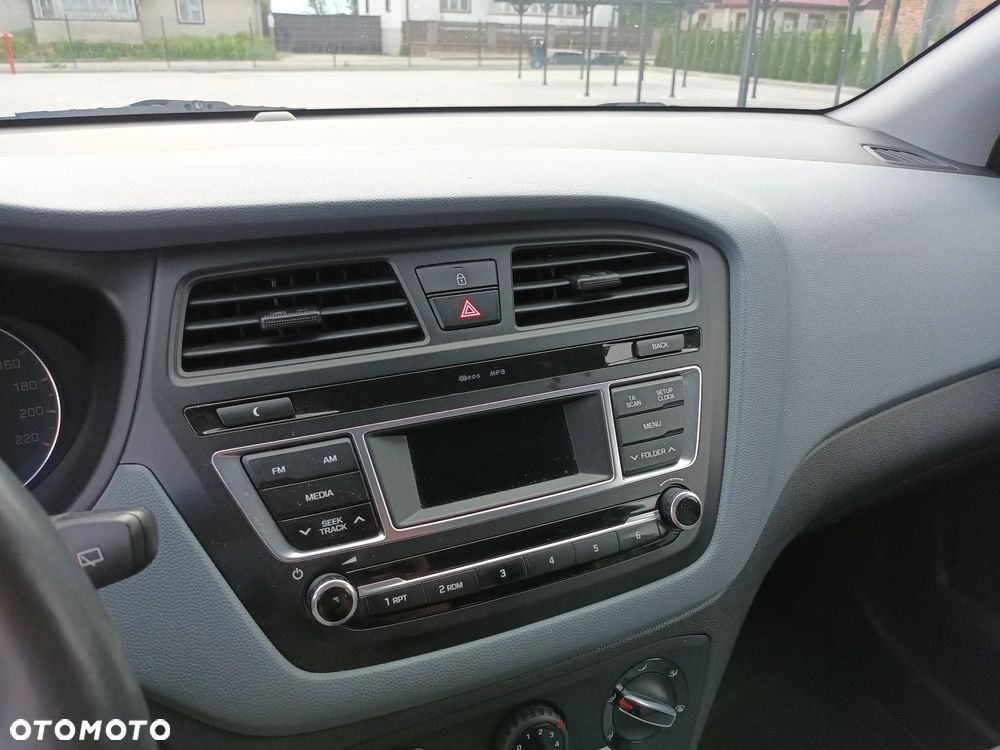 Hyundai i20 1.2 Elegant - 20