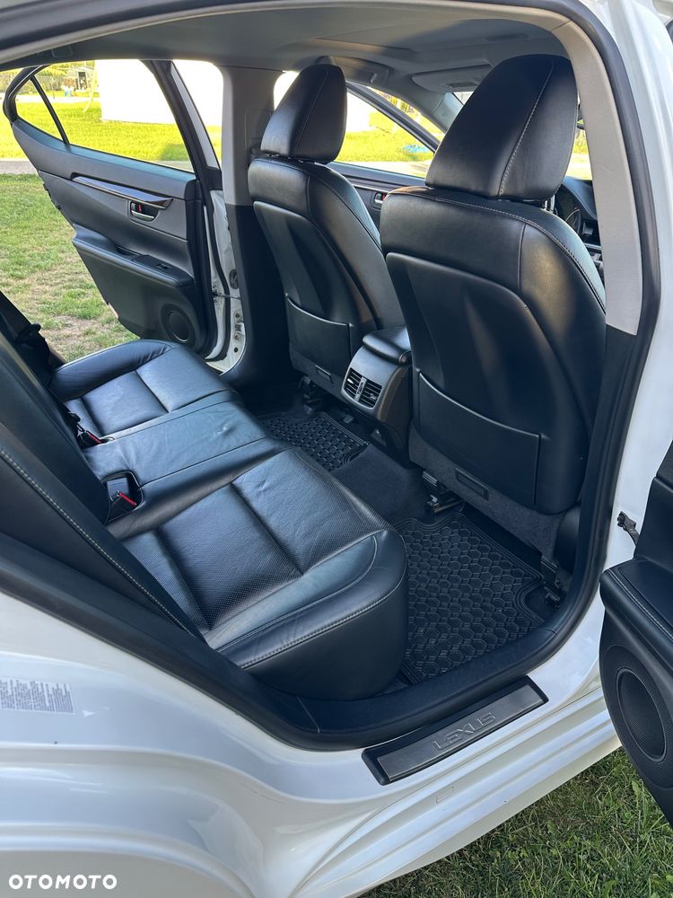 Lexus ES - 15