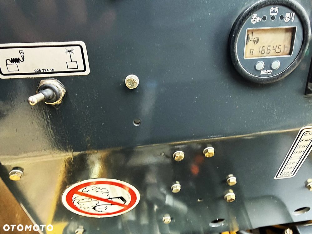 Bomag BMP 8500 Walec Łamany Okołkowany 1,6 tony Sterowany z Pilota radiowo zdalnie lub na Kabel! Silnik Kubota 3cyl. Jak Nowy Sprowadzony z Norwegii 2016r Do wykopów. Grubość kołków jak w Nowym walcu z salonu! Stan PERFEKT w Pełnym Oryginale! - 14