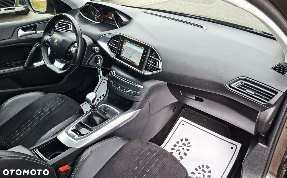 Peugeot 308 HDi FAP 150 Allure - 24