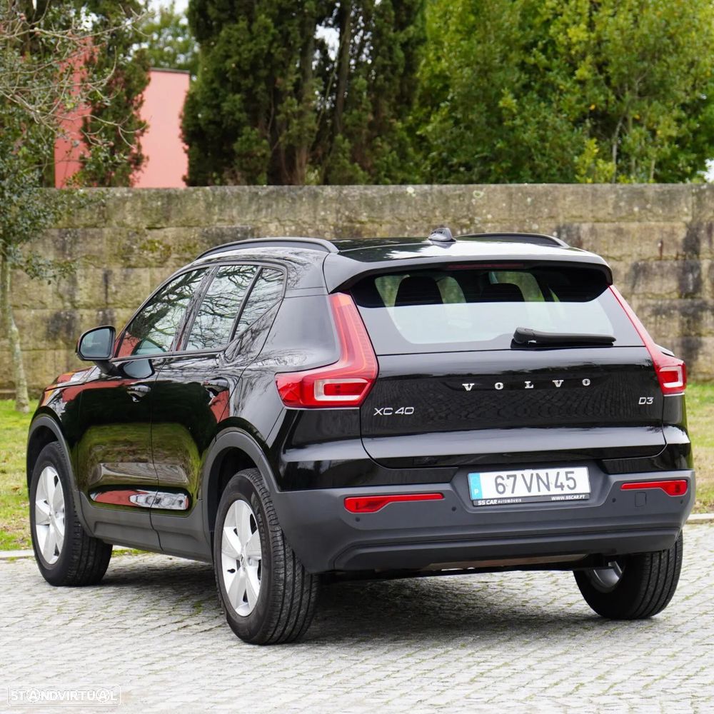 Volvo XC 40 2.0 D3 - 18