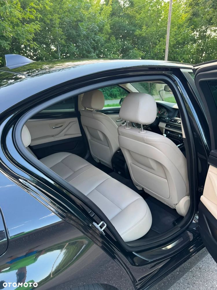 BMW Seria 5 520d xDrive - 10