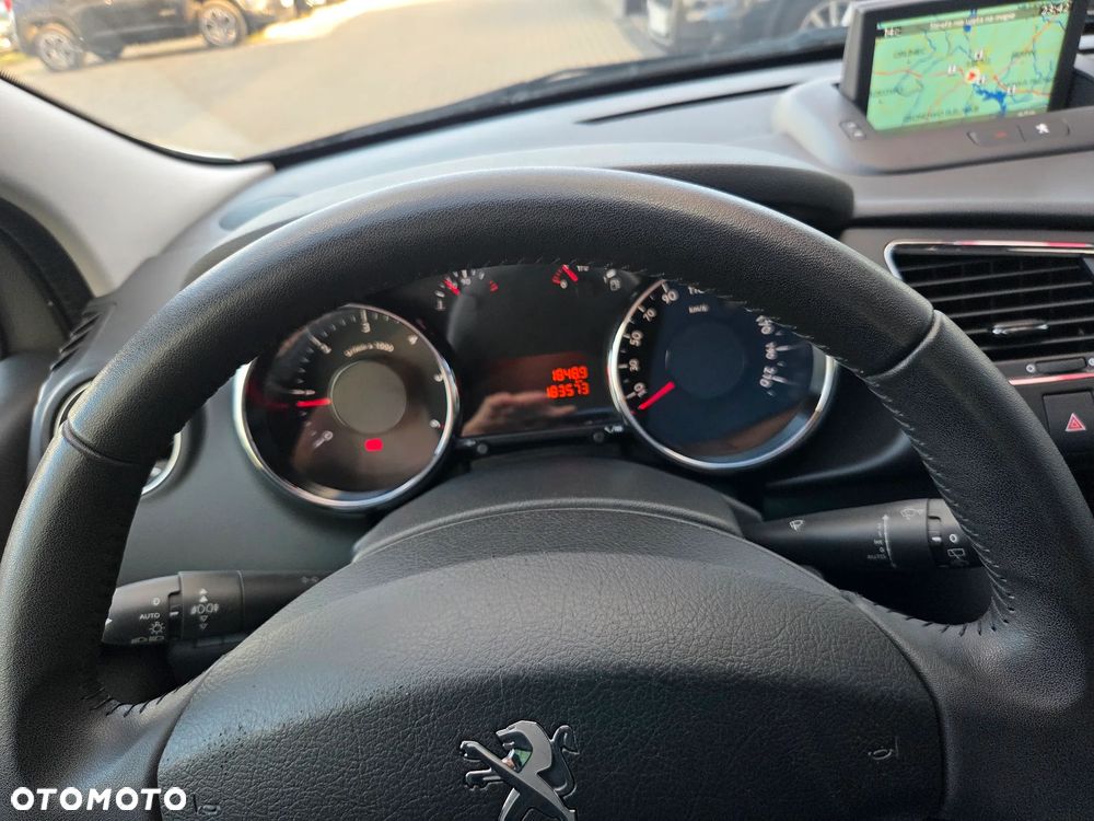 Peugeot 3008 HDi 115 Active - 29