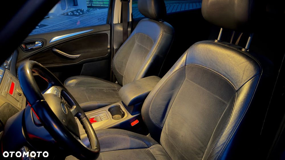 Ford S-Max - 14