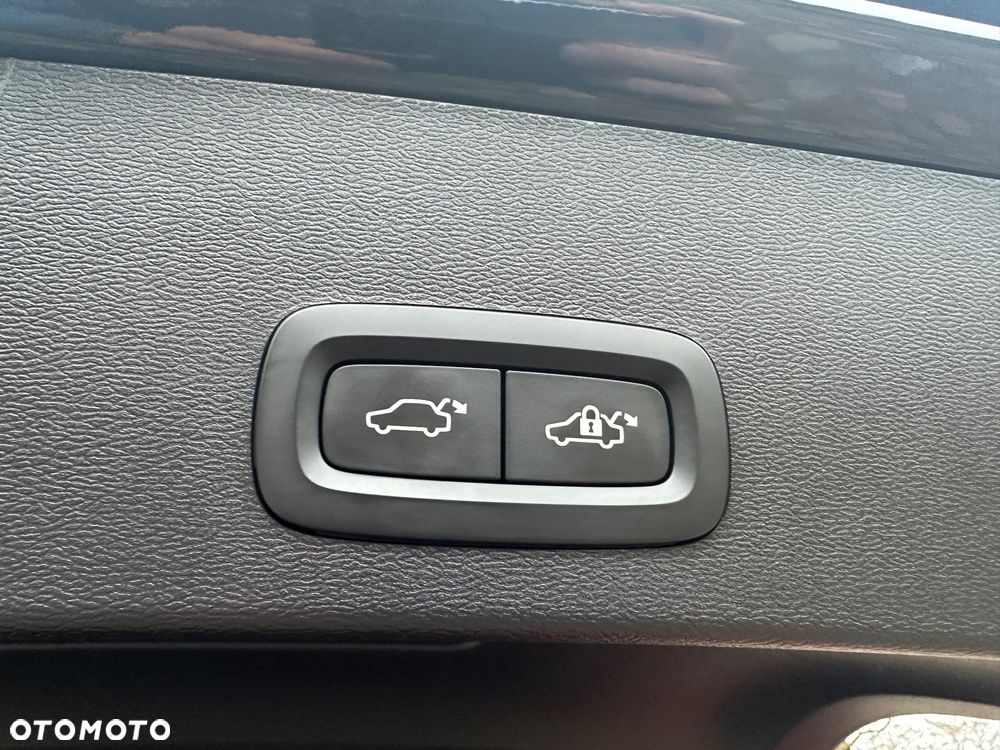 Volvo XC 40 B5 B AWD Geartronic RDesign - 13