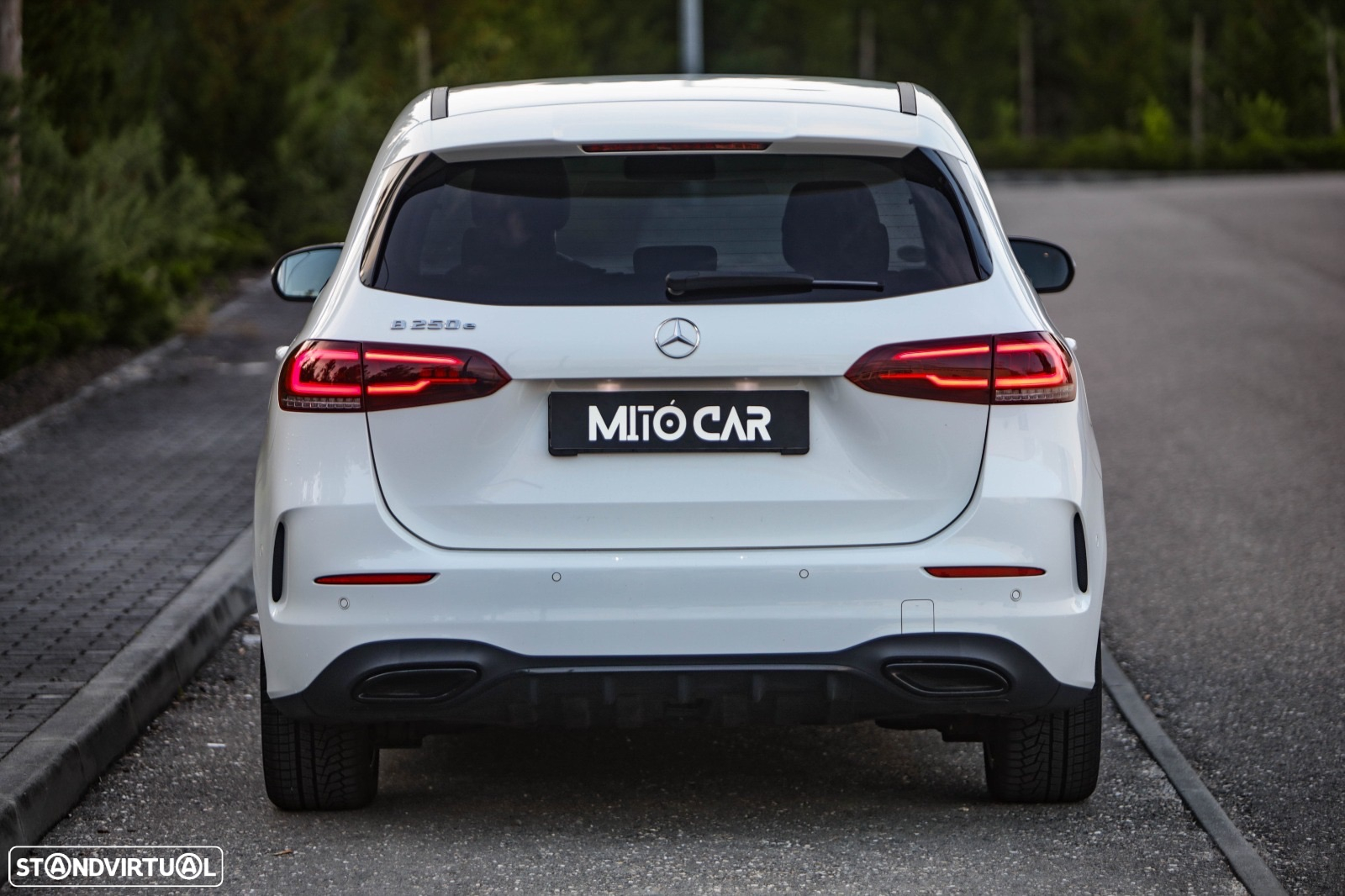 Mercedes-Benz B 250 e AMG Line - 22