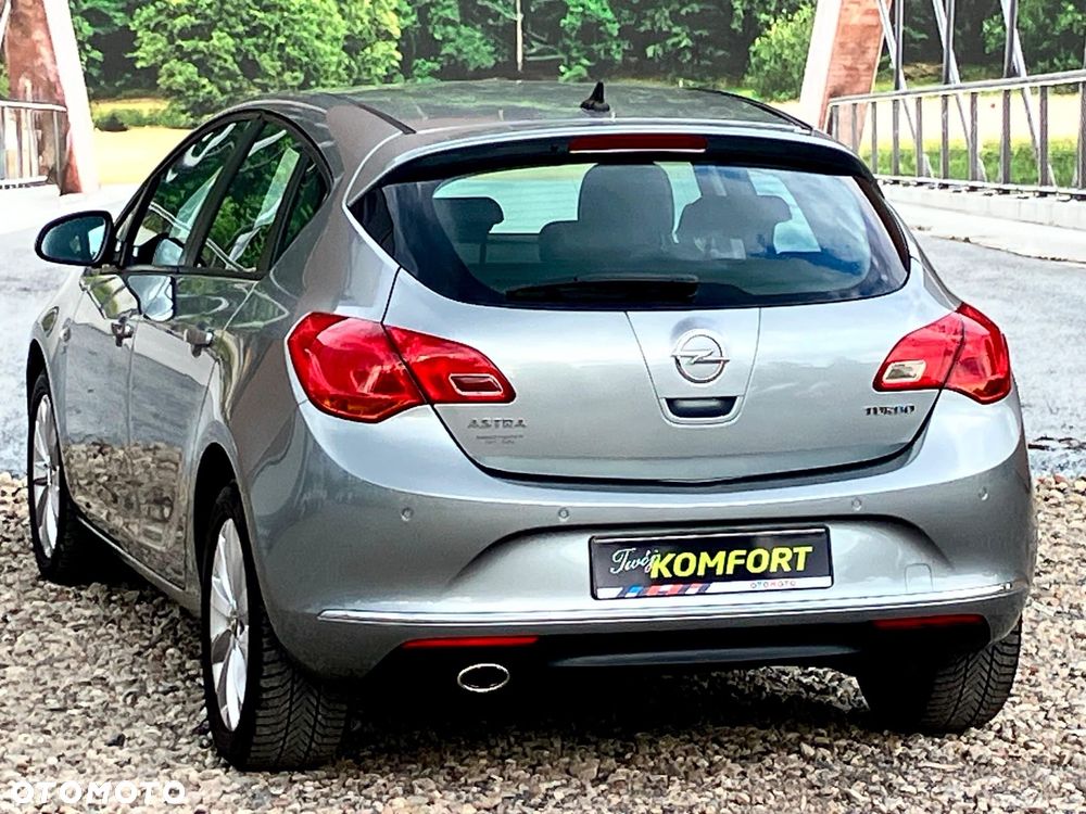 Opel Astra 1.6 Turbo 150 Jahre - 8