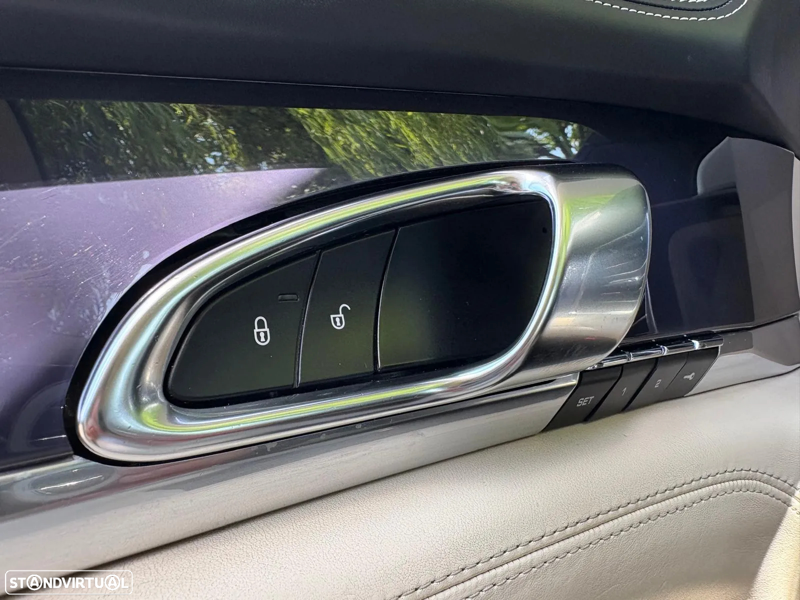 Porsche Panamera 4 E-Hybrid - 41