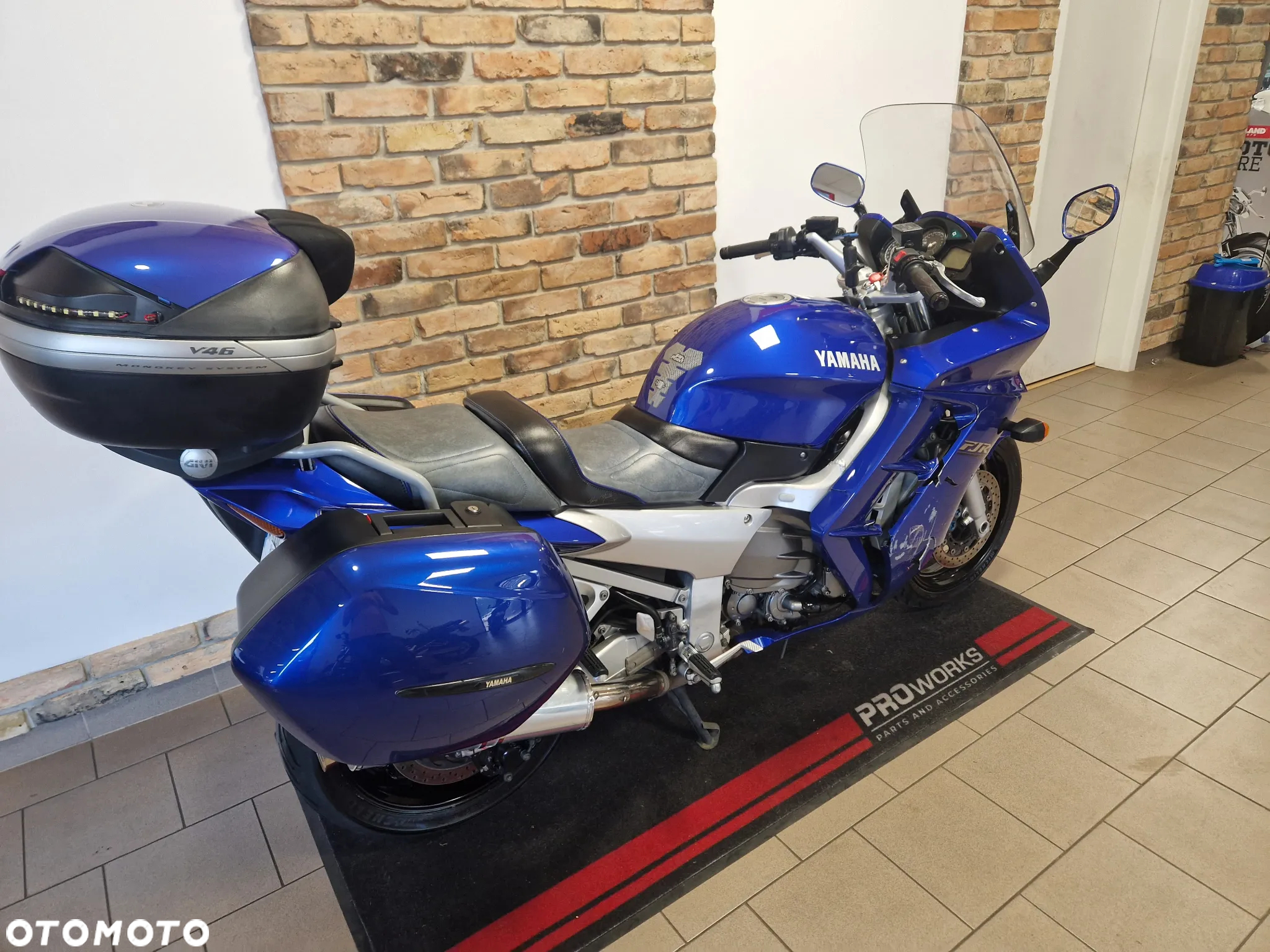 Yamaha FJR - 11