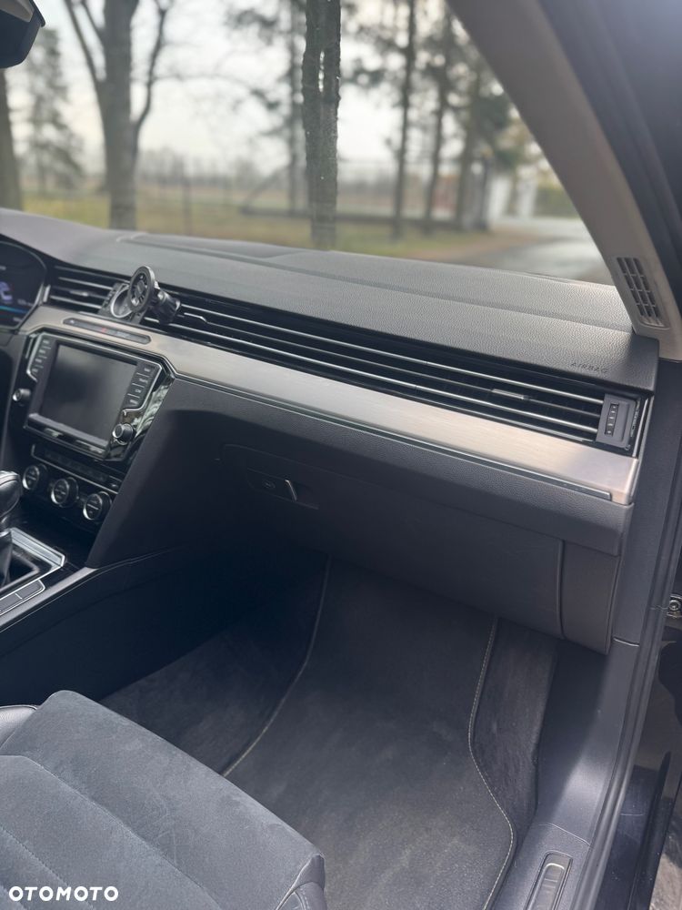Volkswagen Passat - 27