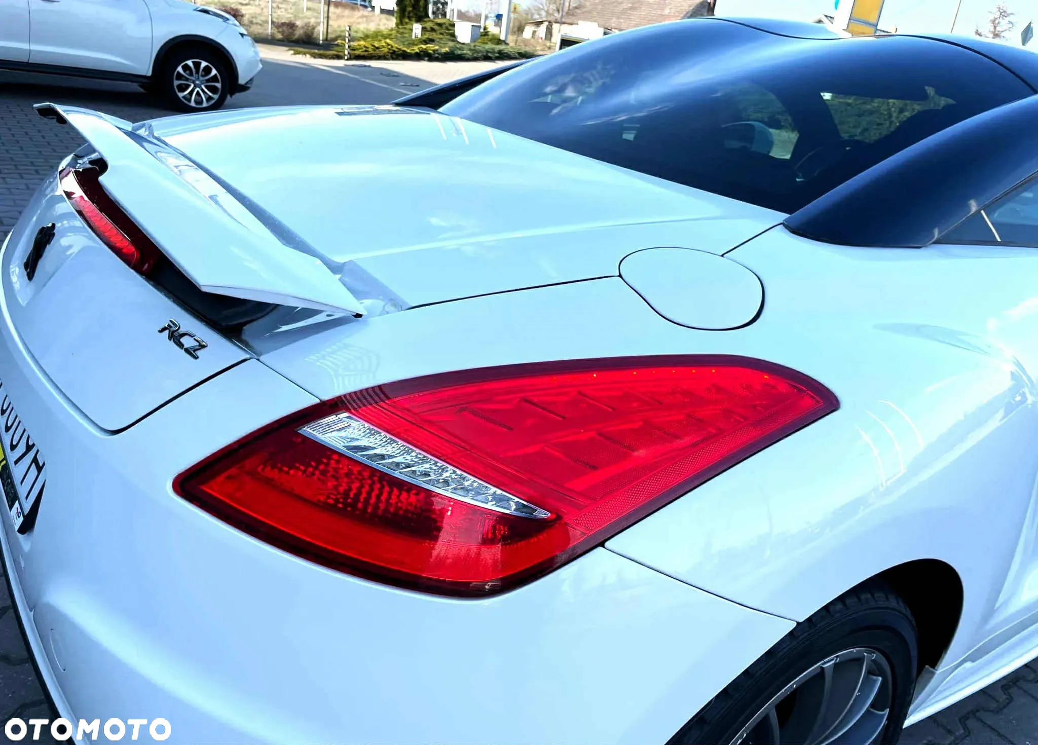 Peugeot RCZ - 8