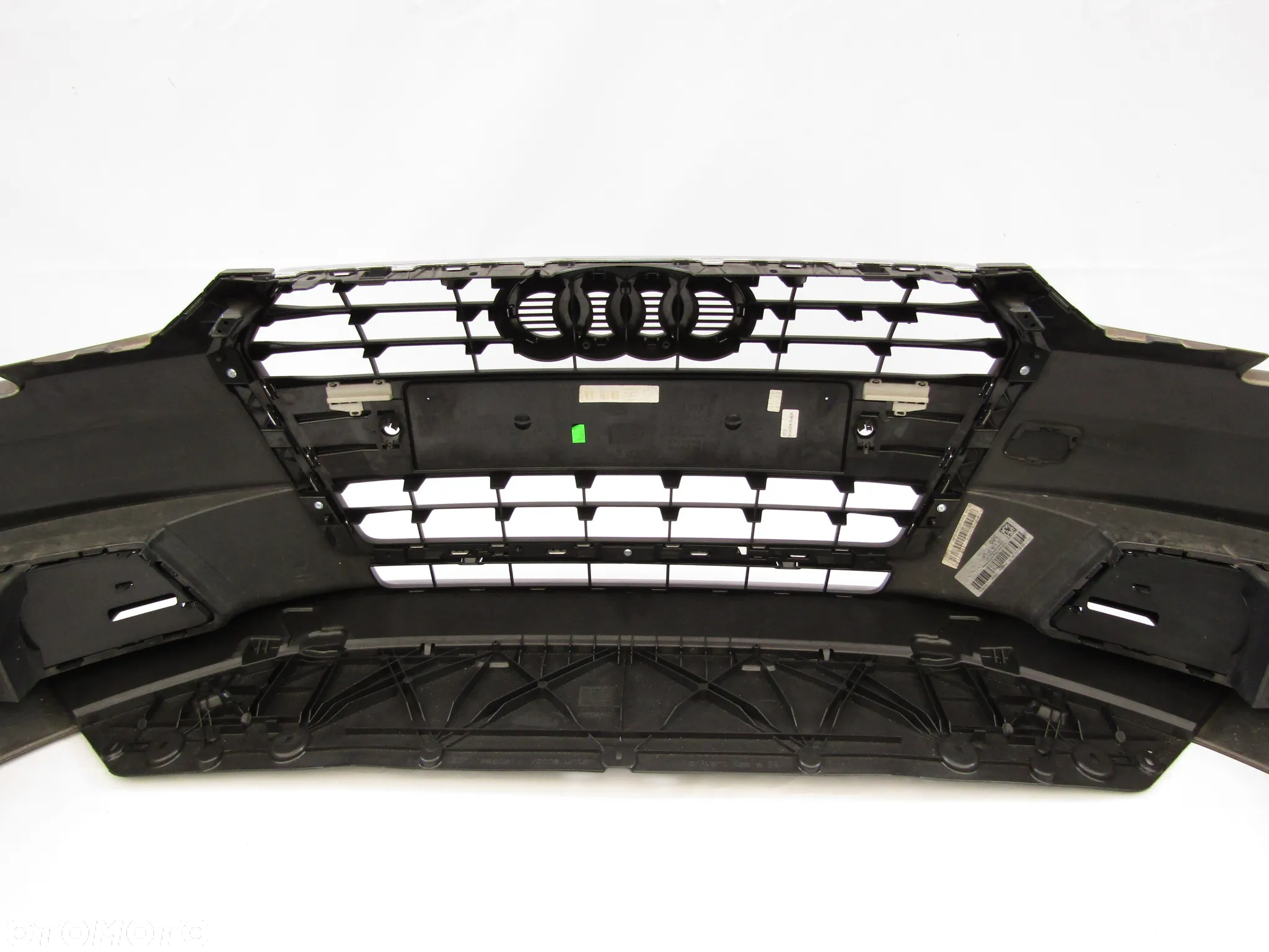 Zderzak przedni Audi A4 B9 15 - 19 Pdc-6 + Atrapa Lakier LY8Q - 20
