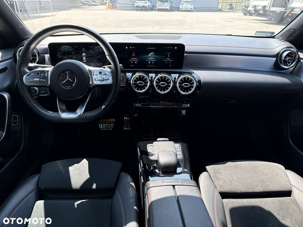 Mercedes-Benz CLA 200 7G-DCT - 23