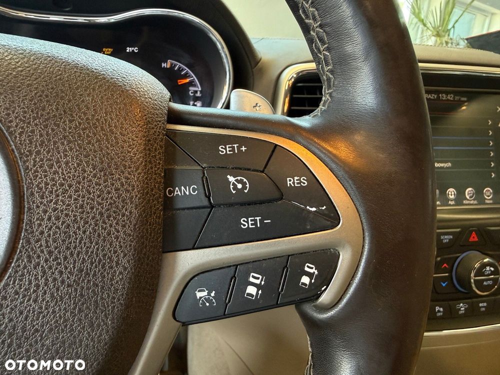 Jeep Grand Cherokee - 36