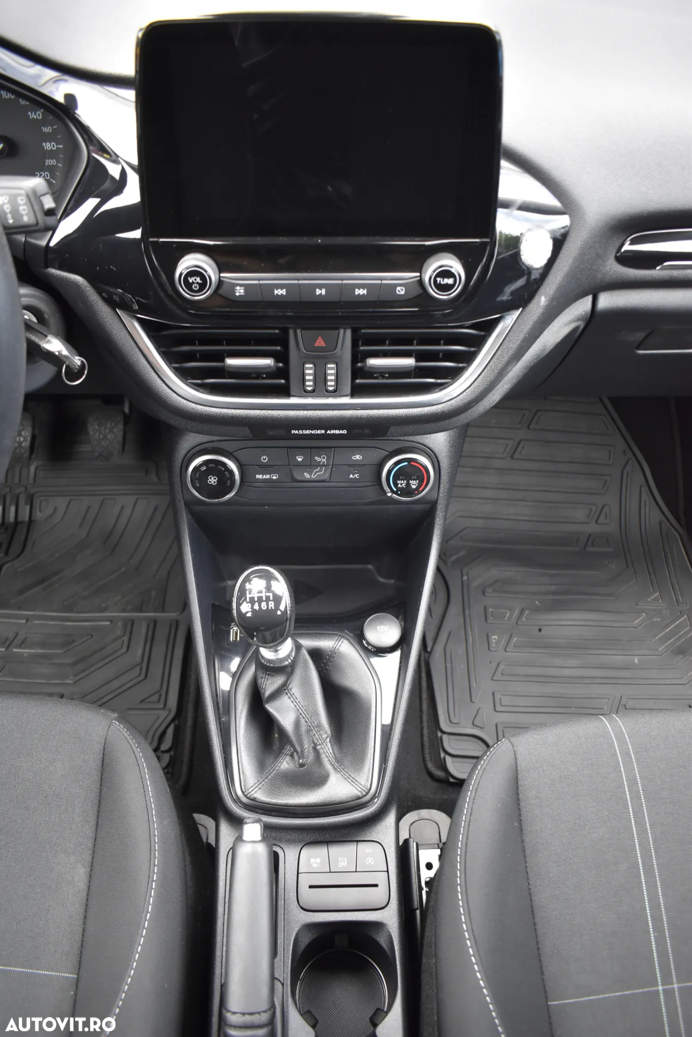 Ford Fiesta - 27