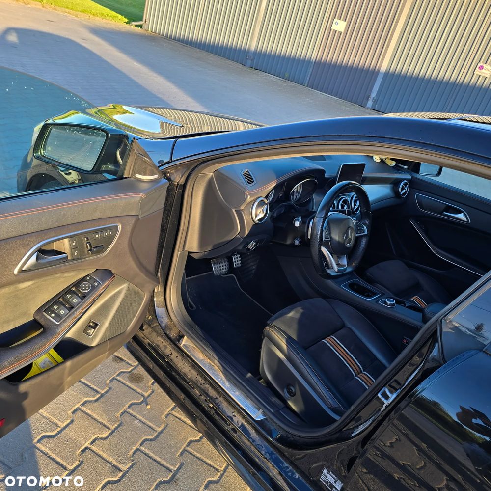 Mercedes-Benz CLA 250 4Matic 7G-DCT Orange Art Edition - 7