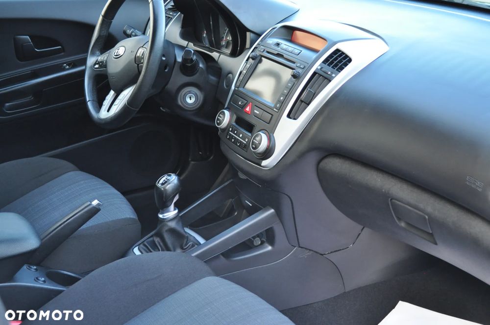 Kia Ceed - 15