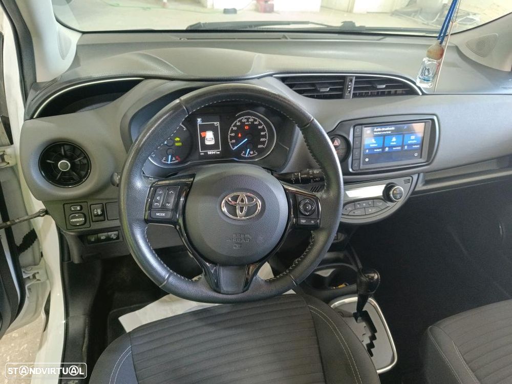 Toyota Yaris 1.5 HSD Comfort - 7
