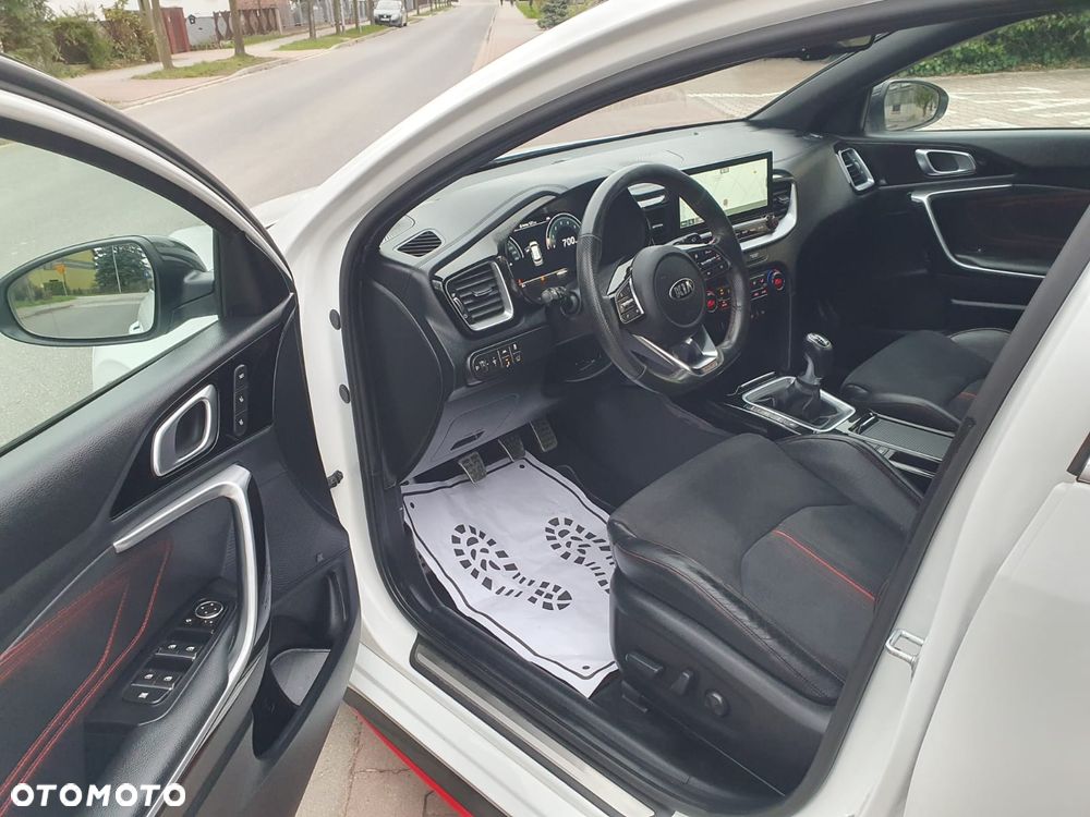 Kia ProCeed 1.6 T-GDI GT - 11