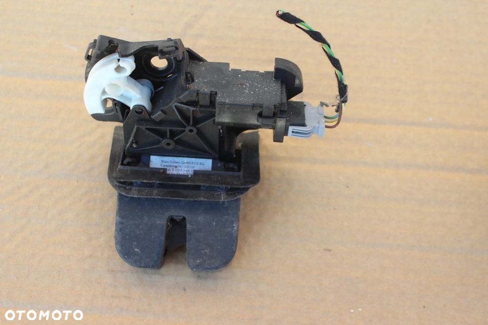 ZAMEK TYLNEJ KLAPY AUDI A6 C6 AVANT 4F9827520B 2008 - 2