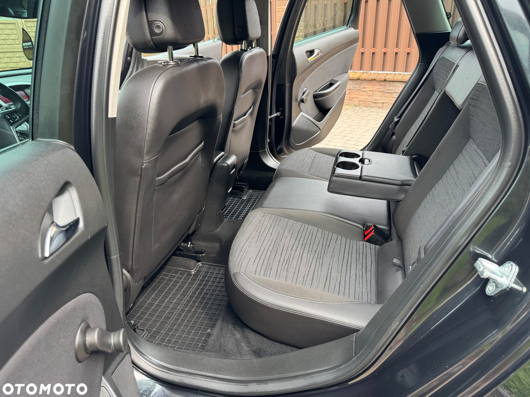 Opel Astra 1.4 Turbo Color Edition - 11