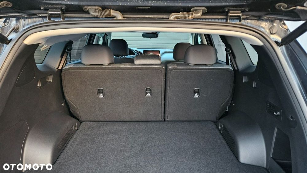 Hyundai Santa Fe - 32