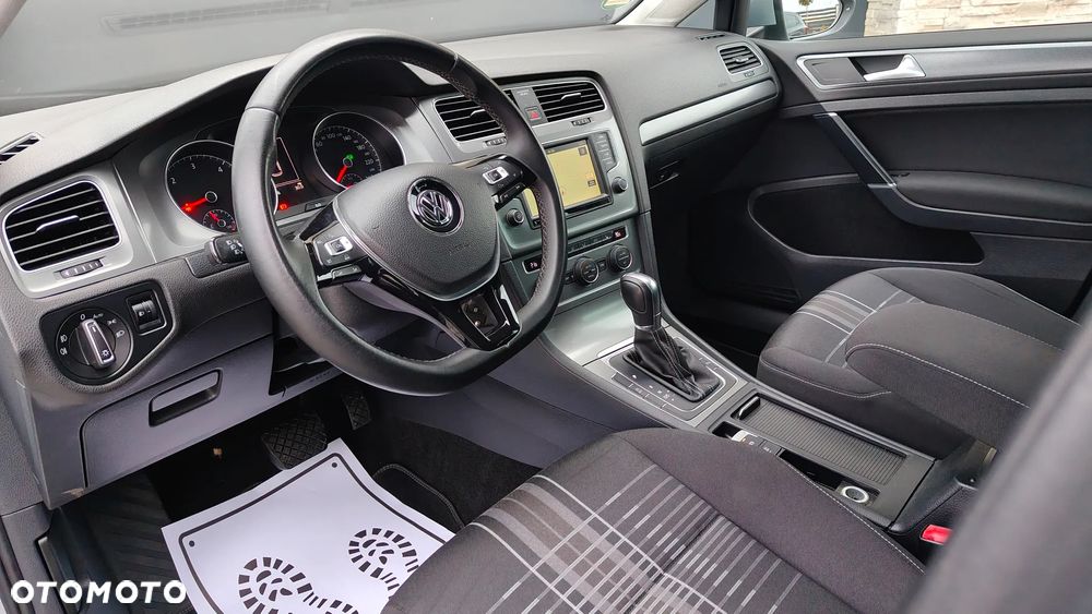 Volkswagen Golf 1.6 TDI BlueMotion Technology DSG Lounge - 17