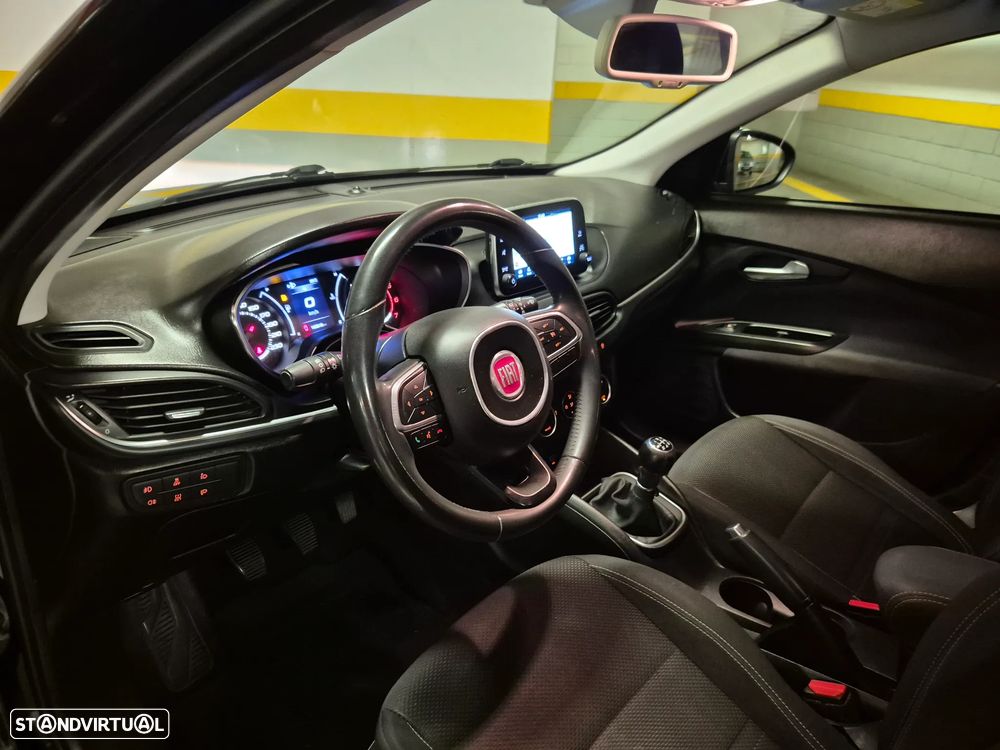 Fiat Tipo Station Wagon 1.3 M-Jet Lounge - 28