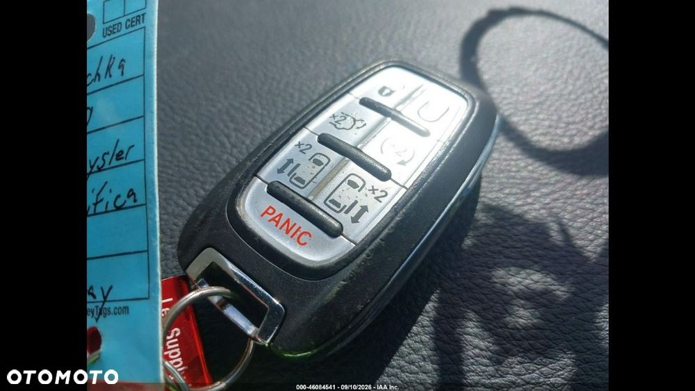 Chrysler Pacifica - 13